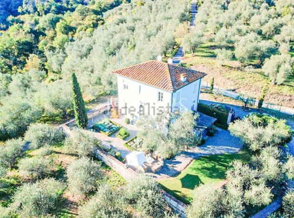 casa indipendente in vendita a Lucca in zona Maggiano