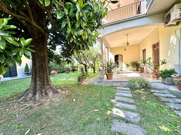 casa indipendente in vendita a Lucca in zona zona San Vito