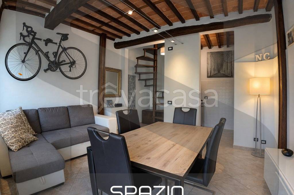 casa indipendente in vendita a Lucca in zona Picciorana