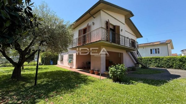 casa indipendente in vendita a Lucca in zona Sant'Angelo in Campo
