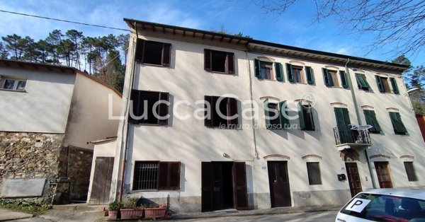 casa indipendente in vendita a Lucca in zona Santa Maria del Giudice