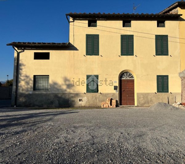 casa indipendente in vendita a Lucca in zona Zona San Concordio