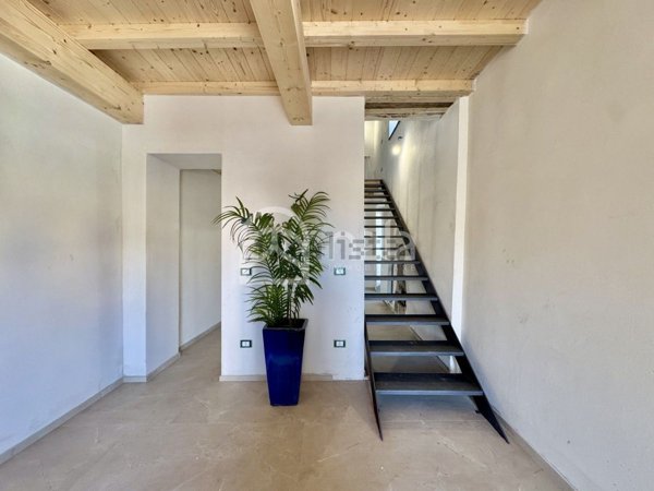 casa indipendente in vendita a Lucca in zona zona Arancio