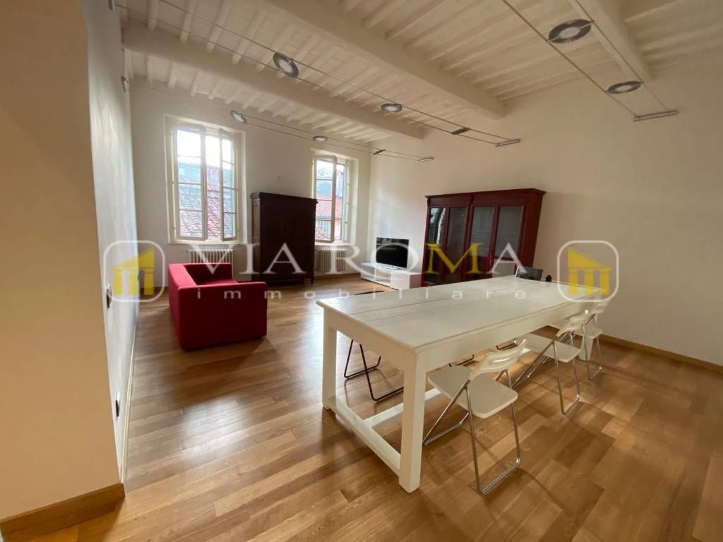 appartamento in vendita a Lucca in zona Centro Città