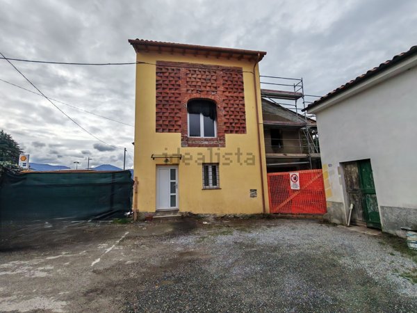 casa indipendente in vendita a Lucca in zona Zona San Concordio
