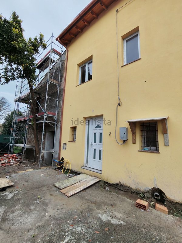 casa indipendente in vendita a Lucca in zona Zona San Concordio