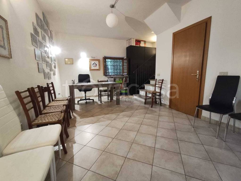 ufficio in vendita a Lucca in zona Centro Città