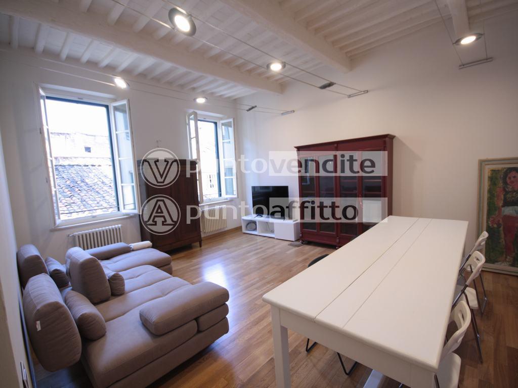 appartamento in vendita a Lucca in zona Centro Città