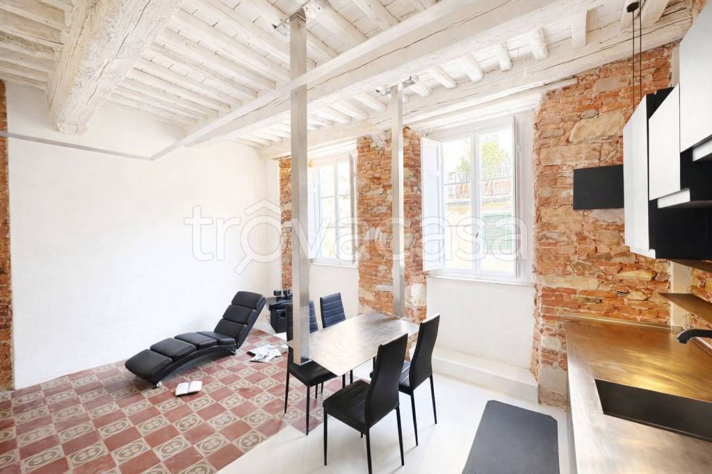appartamento in vendita a Lucca in zona Centro Città