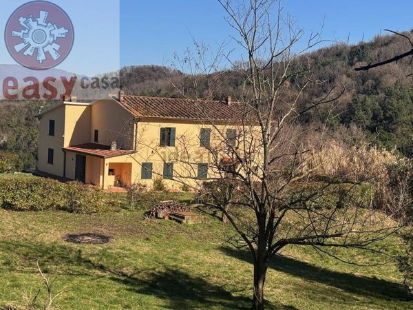 casa indipendente in vendita a Lucca in zona Nozzano