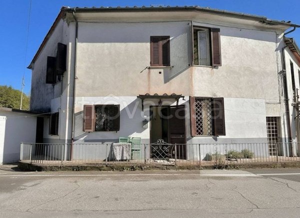 casa indipendente in vendita a Lucca in zona Monte San Quirico