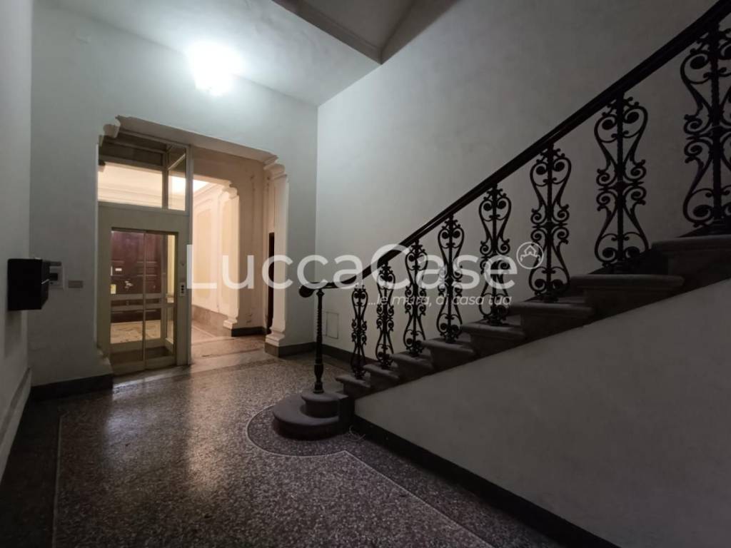 ufficio in vendita a Lucca in zona Centro Città