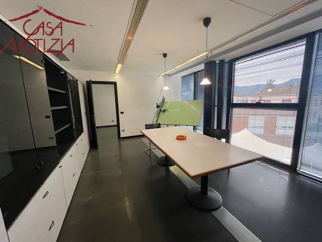 ufficio in vendita a Lucca in zona Centro Città