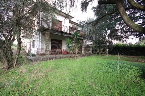 casa indipendente in vendita a Lucca in zona San Pietro a Vico