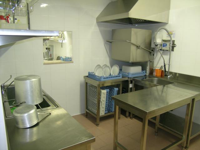 negozio in vendita a Lucca in zona zona Arancio