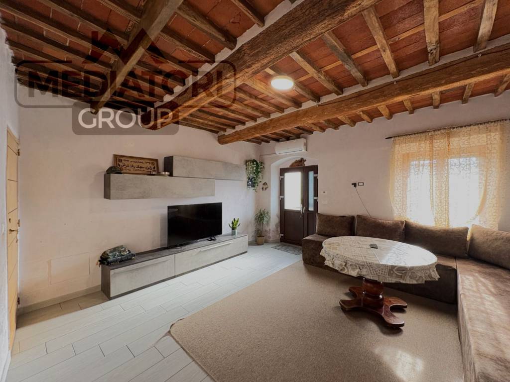 casa indipendente in vendita a Lucca in zona Picciorana