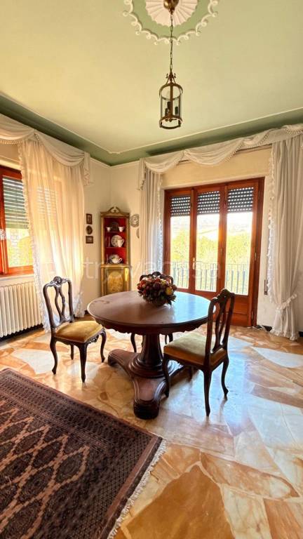 casa indipendente in vendita a Lucca