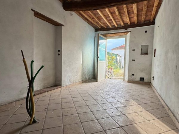 casa indipendente in vendita a Lucca in zona zona San Vito