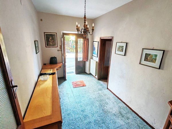 casa indipendente in vendita a Lucca in zona San Lorenzo a Vaccoli
