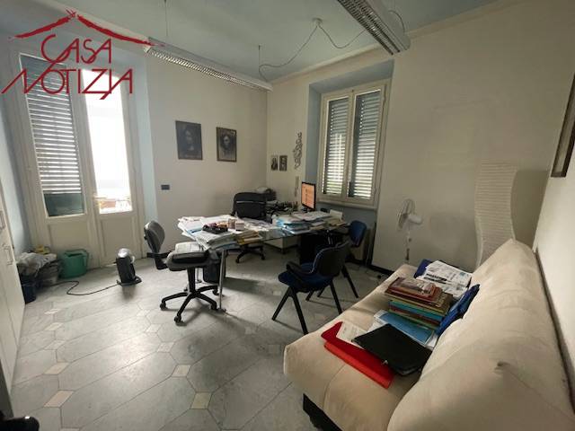 ufficio in vendita a Lucca in zona Centro Città