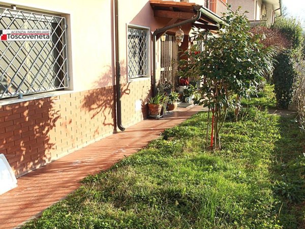 casa indipendente in vendita a Lucca in zona Sant'Anna