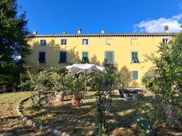 villa in vendita a Lucca in zona Mastiano