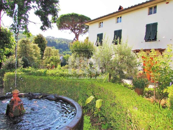 villa in vendita a Lucca in zona Massa Pisana