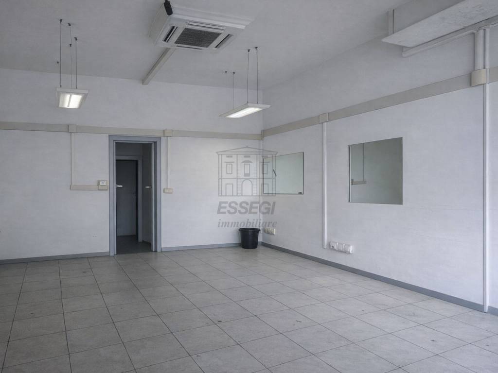 negozio in vendita a Lucca in zona zona San Vito