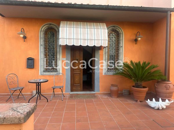 casa indipendente in vendita a Lucca in zona zona SS. Annunziata
