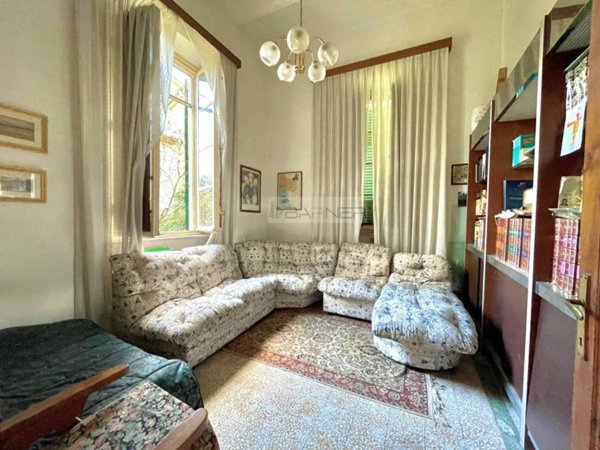 casa indipendente in vendita a Lucca in zona Nozzano