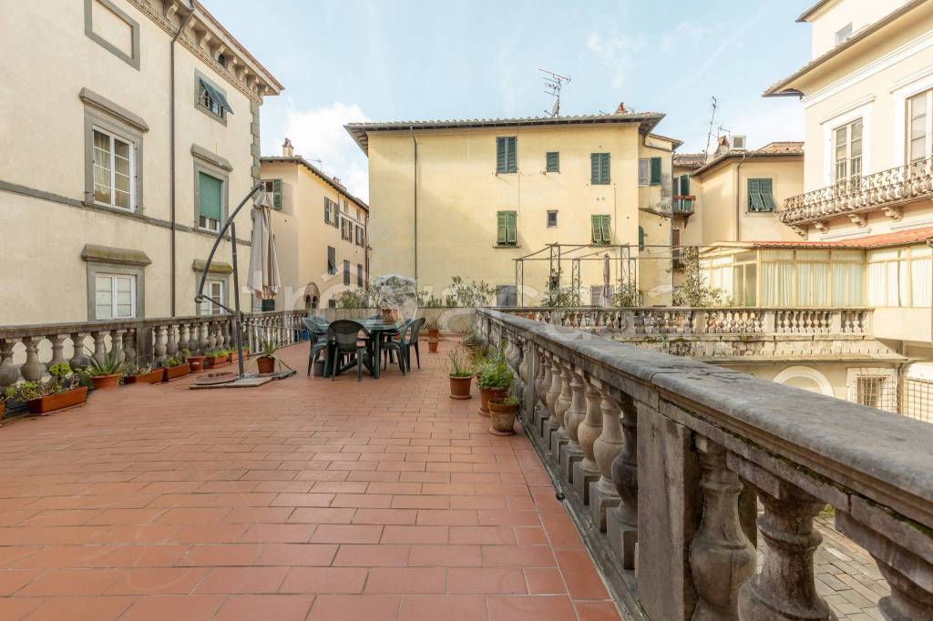 appartamento in vendita a Lucca in zona Centro Città