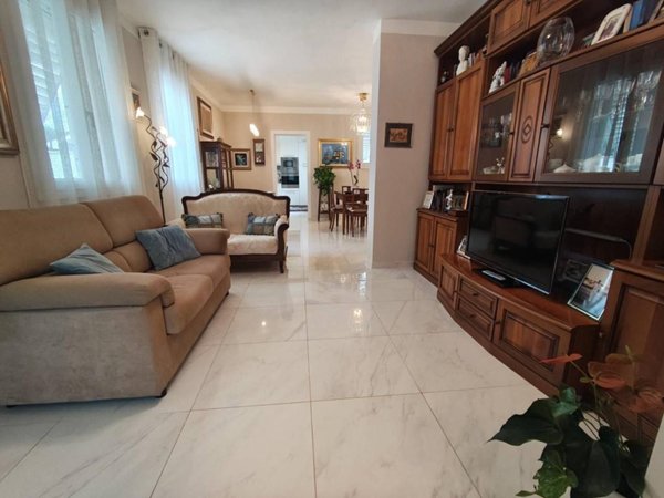 casa indipendente in vendita a Lucca in zona Ponte San Pietro