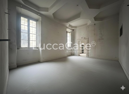 appartamento in vendita a Lucca in zona Centro Città