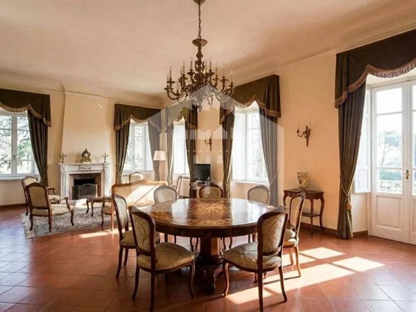 casa indipendente in vendita a Lucca in zona Centro Città