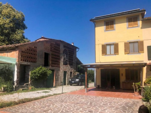 casa indipendente in vendita a Lucca in zona zona Sorbano