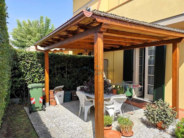 casa indipendente in vendita a Lucca in zona zona Antraccoli