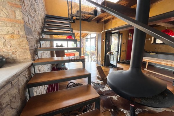 casa indipendente in vendita a Lucca