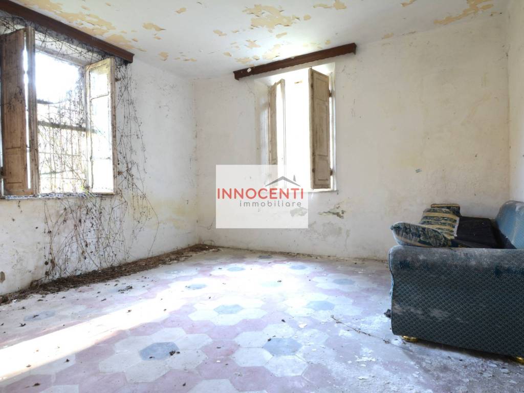 casa indipendente in vendita a Lucca in zona Maggiano