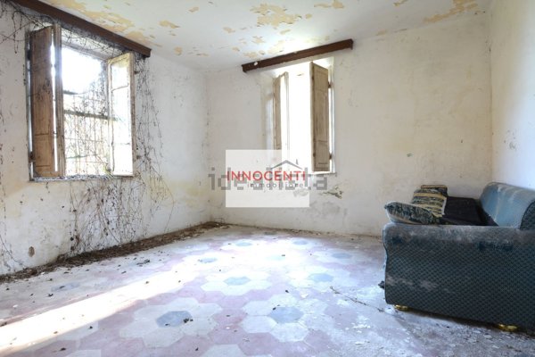 casa indipendente in vendita a Lucca in zona Maggiano