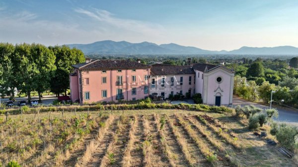 casa indipendente in vendita a Lucca in zona zona San Marco
