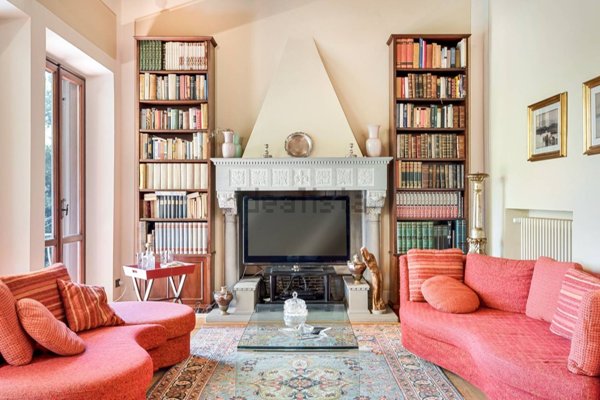 casa indipendente in vendita a Lucca in zona Cerasomma