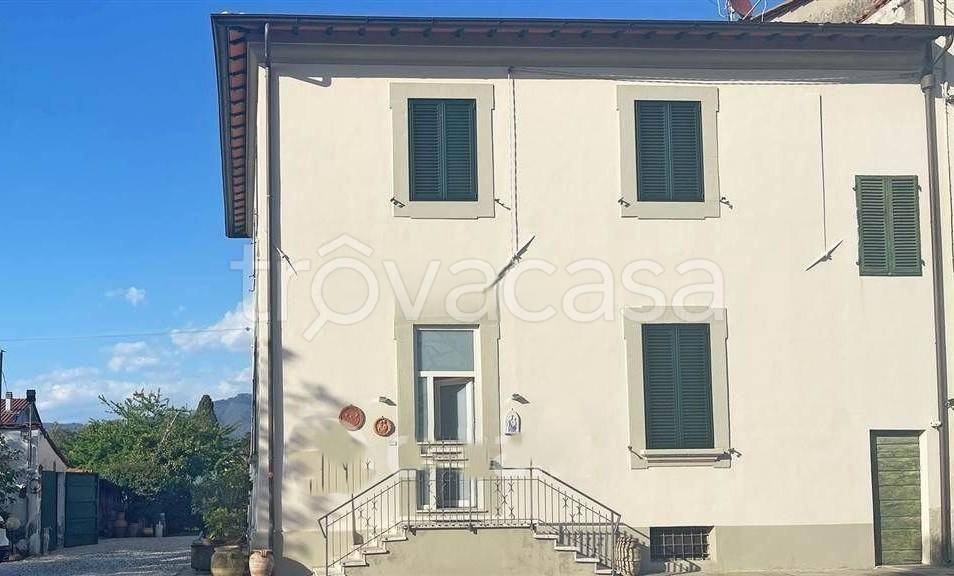 casa indipendente in vendita a Lucca in zona San Pietro a Vico