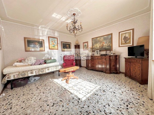 casa indipendente in vendita a Lucca in zona Sant'Alessio