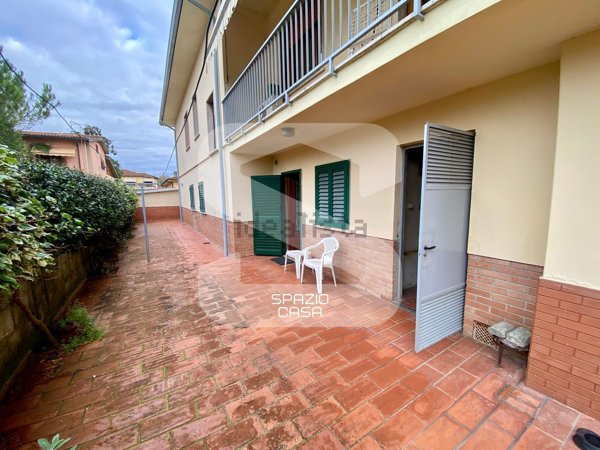 casa indipendente in vendita a Lucca in zona Nave