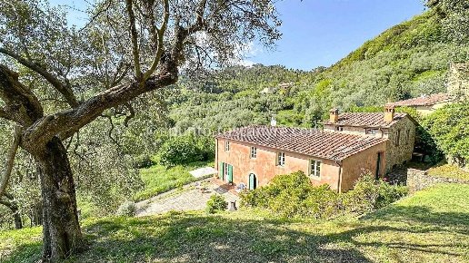 casa indipendente in vendita a Lucca in zona Torre
