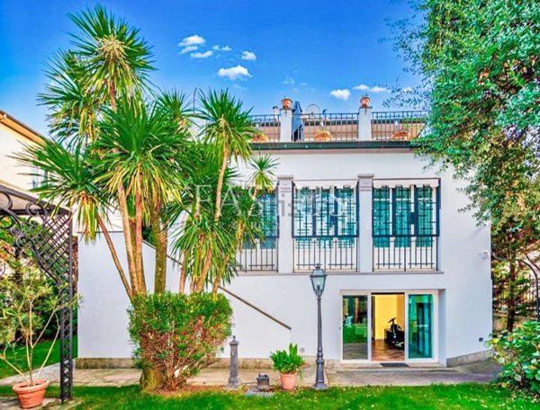 casa indipendente in vendita a Lucca in zona zona San Marco