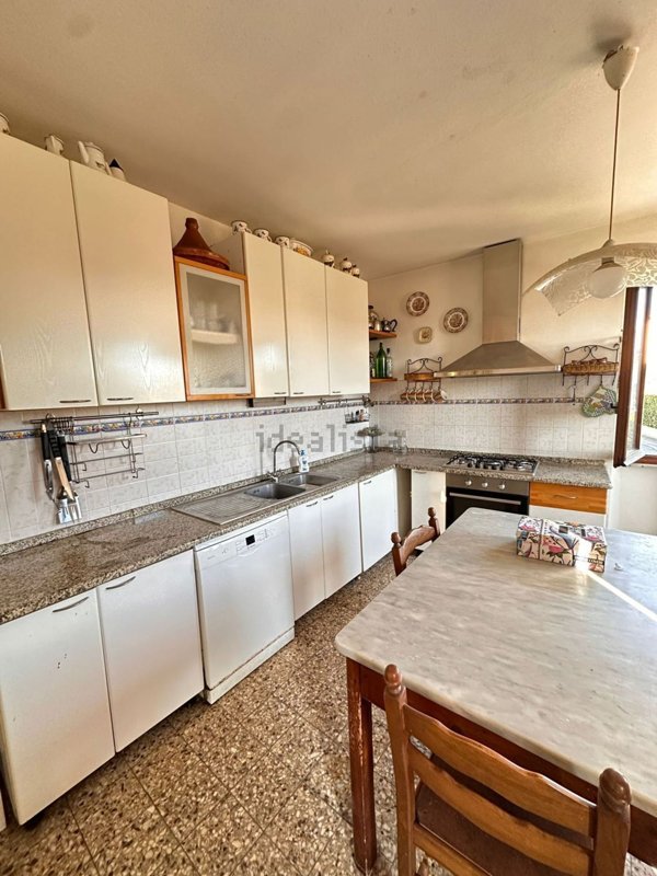 casa indipendente in vendita a Lucca in zona Carignano