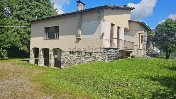 casa indipendente in vendita a Lucca in zona Ponte a Moriano
