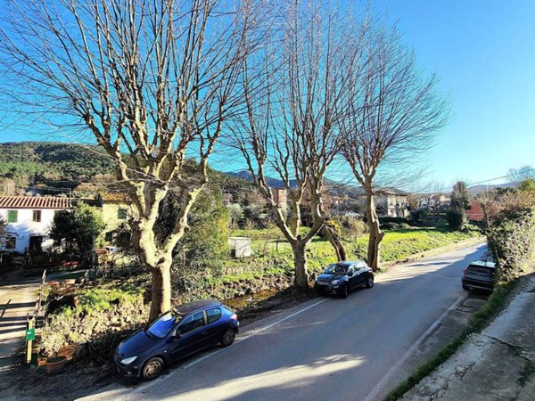 casa indipendente in vendita a Lucca in zona San Lorenzo a Vaccoli