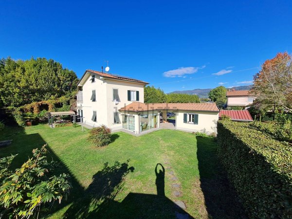 casa indipendente in vendita a Lucca in zona Centro Città